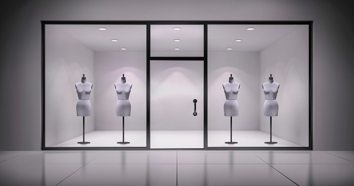Comment créer une PLV vitrine magasin qui capture l'attention des passants