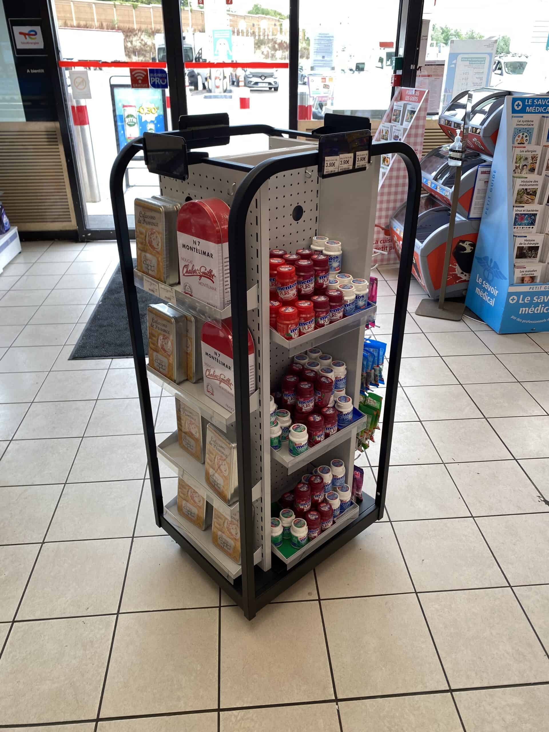 meuble retail réalisé par Mayence pour les magasins total