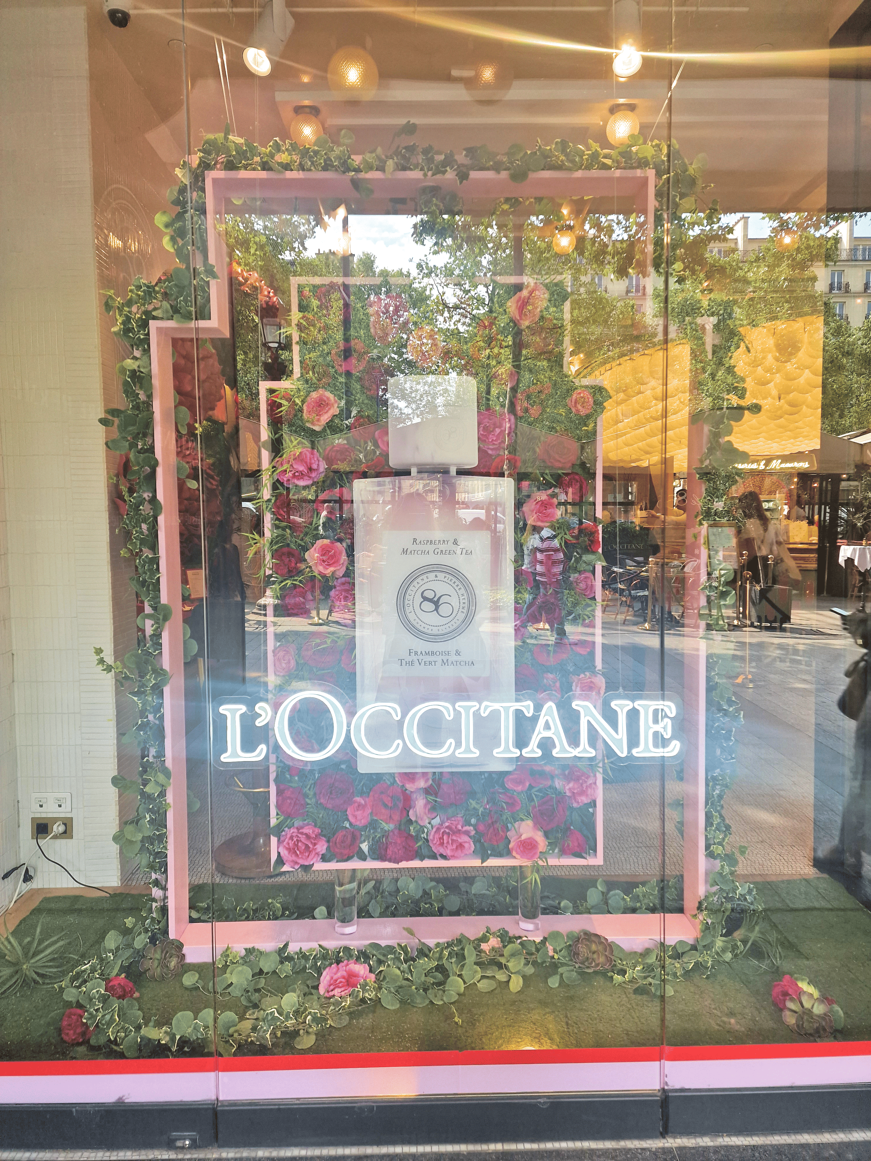 Occitane Pierre Herme 86 Champs Vitrine 2