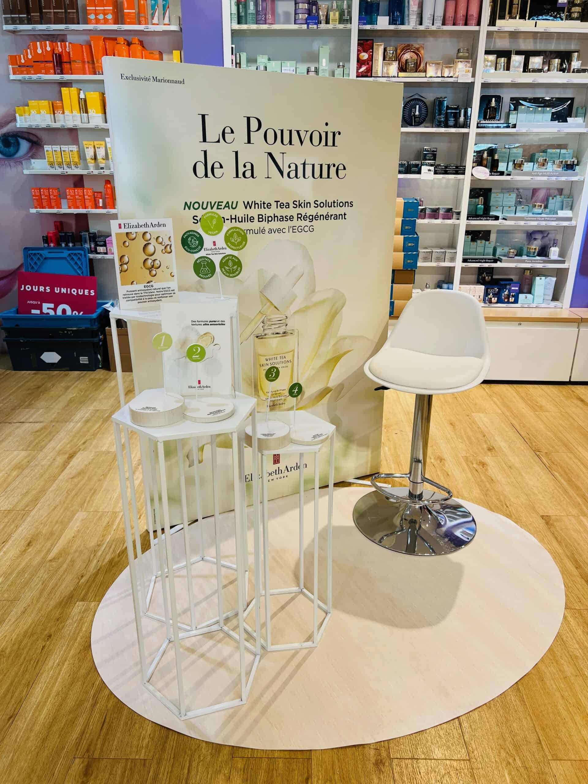 Podium merchandising white tea elizabeth arden pharmacie