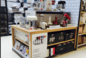 PLV vins et spiritueux pour favoriser vos ventes plv vins champagnes spiritueux plv qualitative merchandising efficace