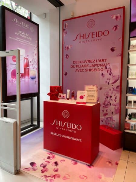Shiseido : Un podium floral pour une beauté éclatante