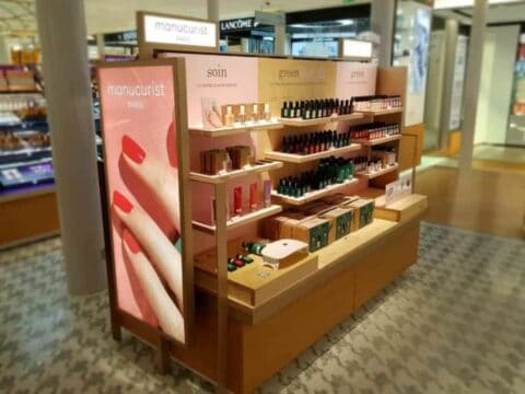 Le meuble îlot : pièce maîtresse du merchandising moderne