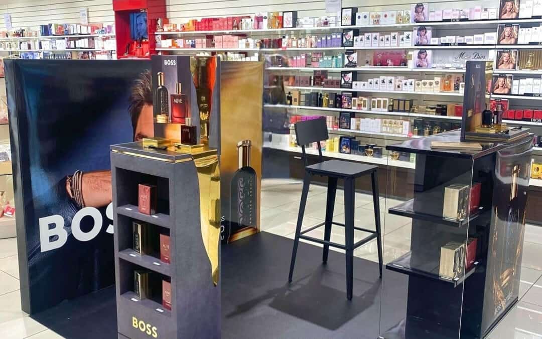 Podiums sur mesure pour les parfums BOSS chez Nocibé