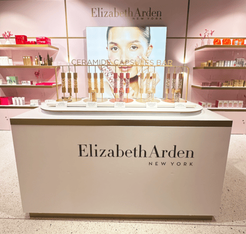 Présentoir Central pour Elizabeth Arden aux Galeries Lafayette : Prestige et Innovation