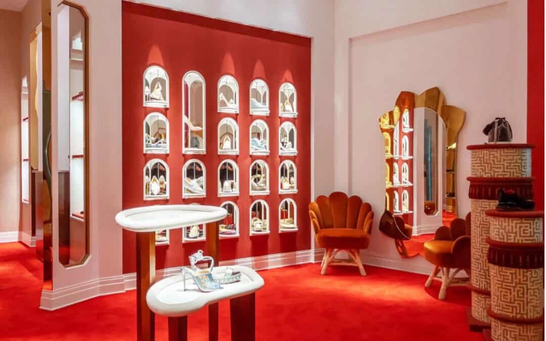 Le pouvoir des formes et volumes dans le mobilier retail : l’art d’attirer et séduire les clients