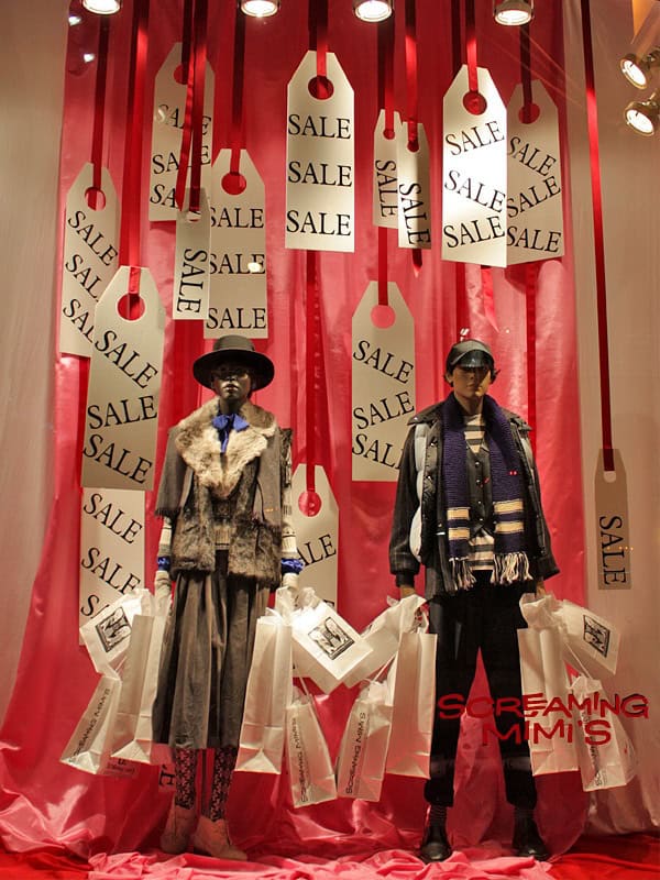 Étude réalisée par Mayence d’une vitrine saisonnière avec stickers à l’occasion des soldes