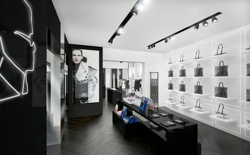 Mobilier retail et étagère sur mesure pour la mise en avant des produits Karl Lagerfeld