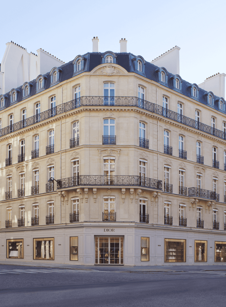 Flagship dior avenue montaigne