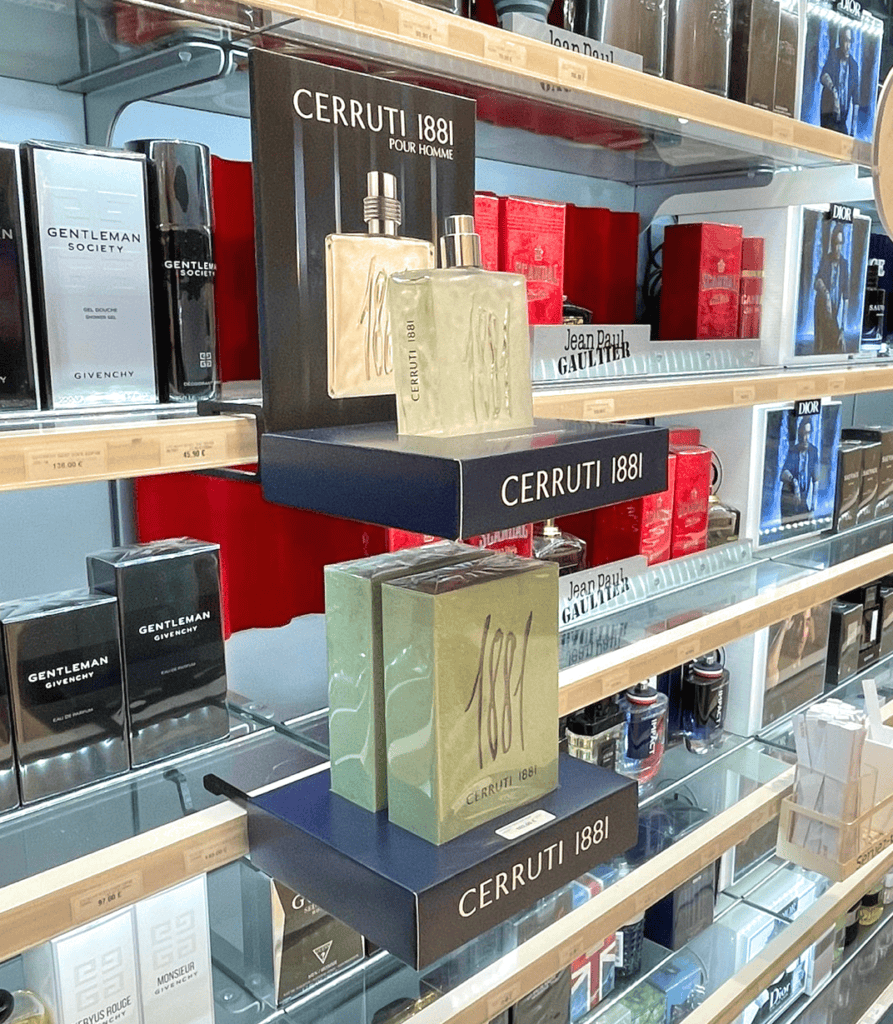 présentoir de rayon pour parfums cerruti dans les magsins nocibé