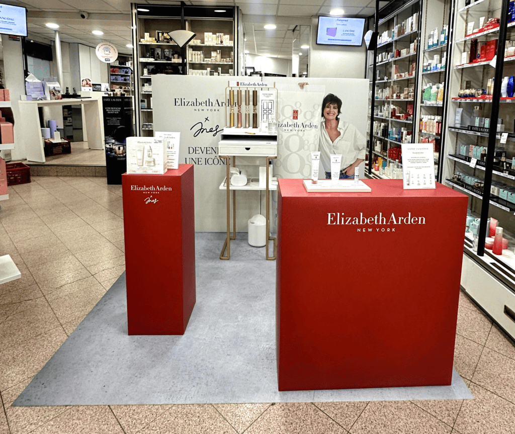 Stand Elizabeth Arden chez Marionnaud pour la mise en avant de la nouvelle gamme de produit de la marque, réalisé par Mayence