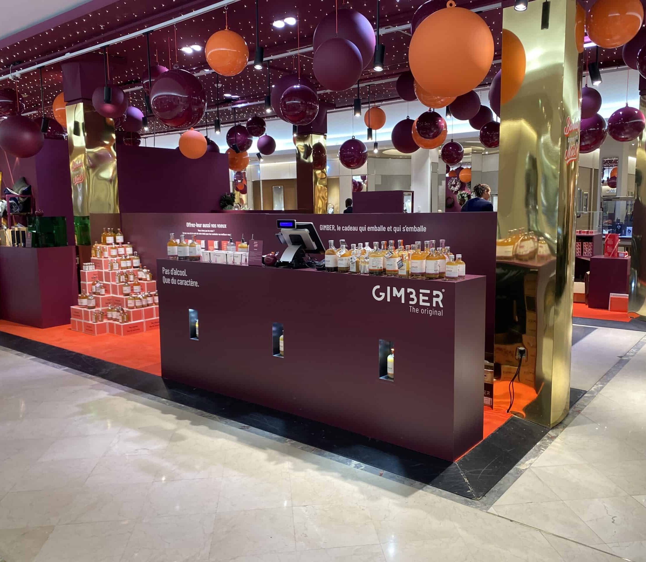 Gimber stand Présentoir en métal pour vernis de la marque Julia Bonet, réalisé et fabriqué par Mayence