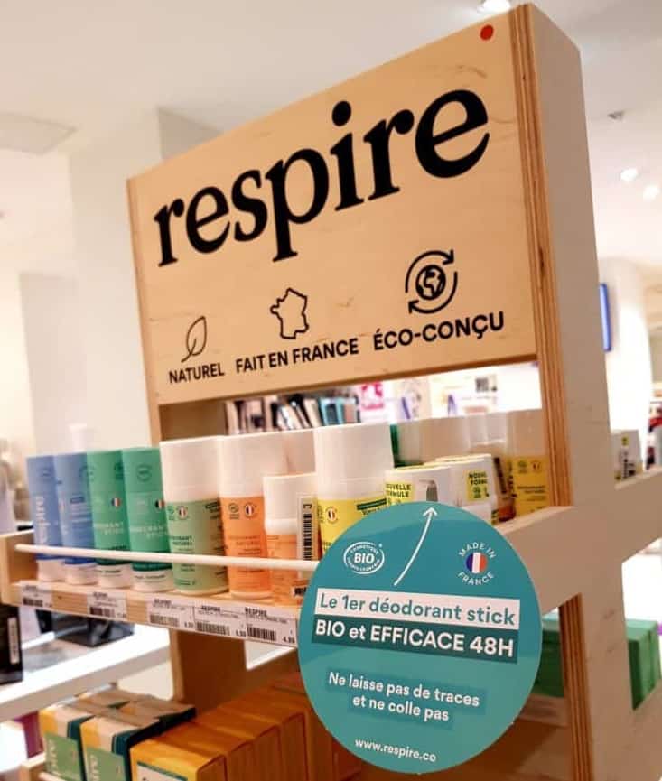 Habillage de gondole Kosas au sein des magasins sephora