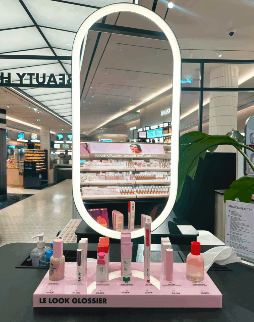 miroir glossier réalisé par Mayence pour les beauty hub sephora