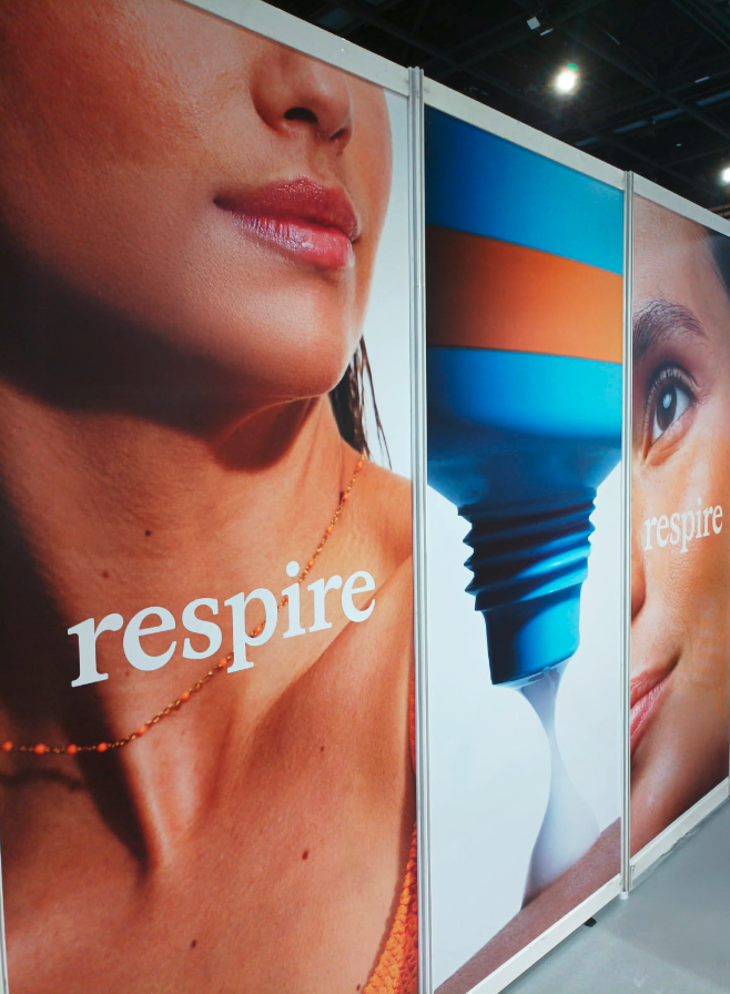 Panneaux – visuels des produits pour la mise en avant du stand Respire au salon pharmaprivée