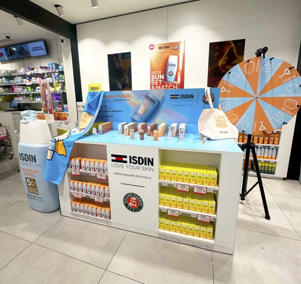 Ensemble de PLV évènementielle ISDIN au sein de la pharmacie Eiffel