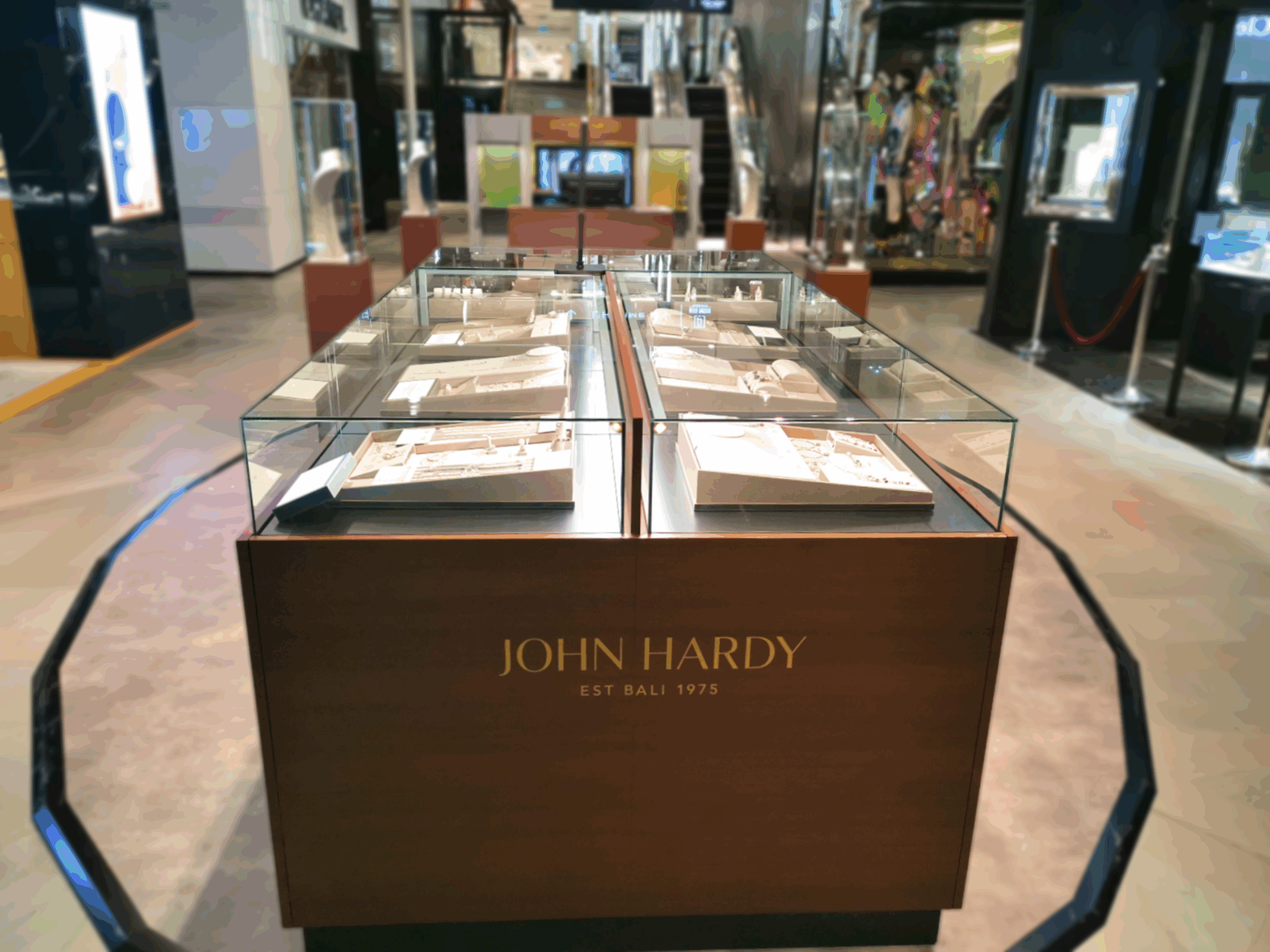 Meuble retail réalisé par Mayence pour les stands John Hardy