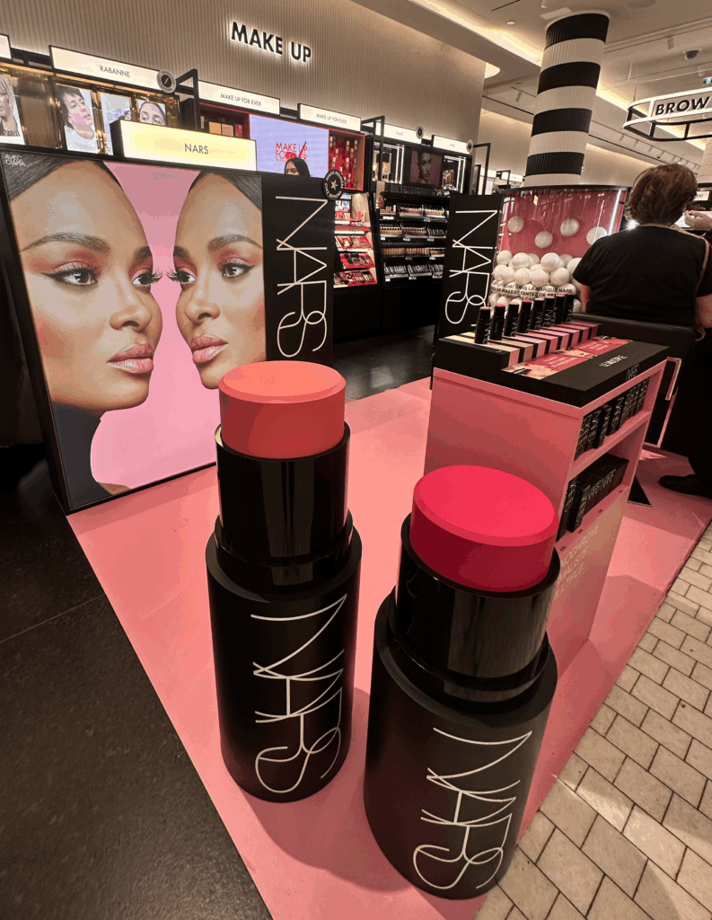 Stand cosmétiques Nars