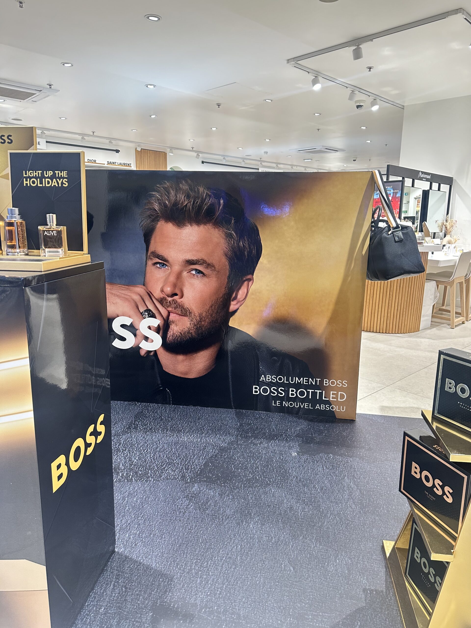 plv carton pour BOSS par Mayence