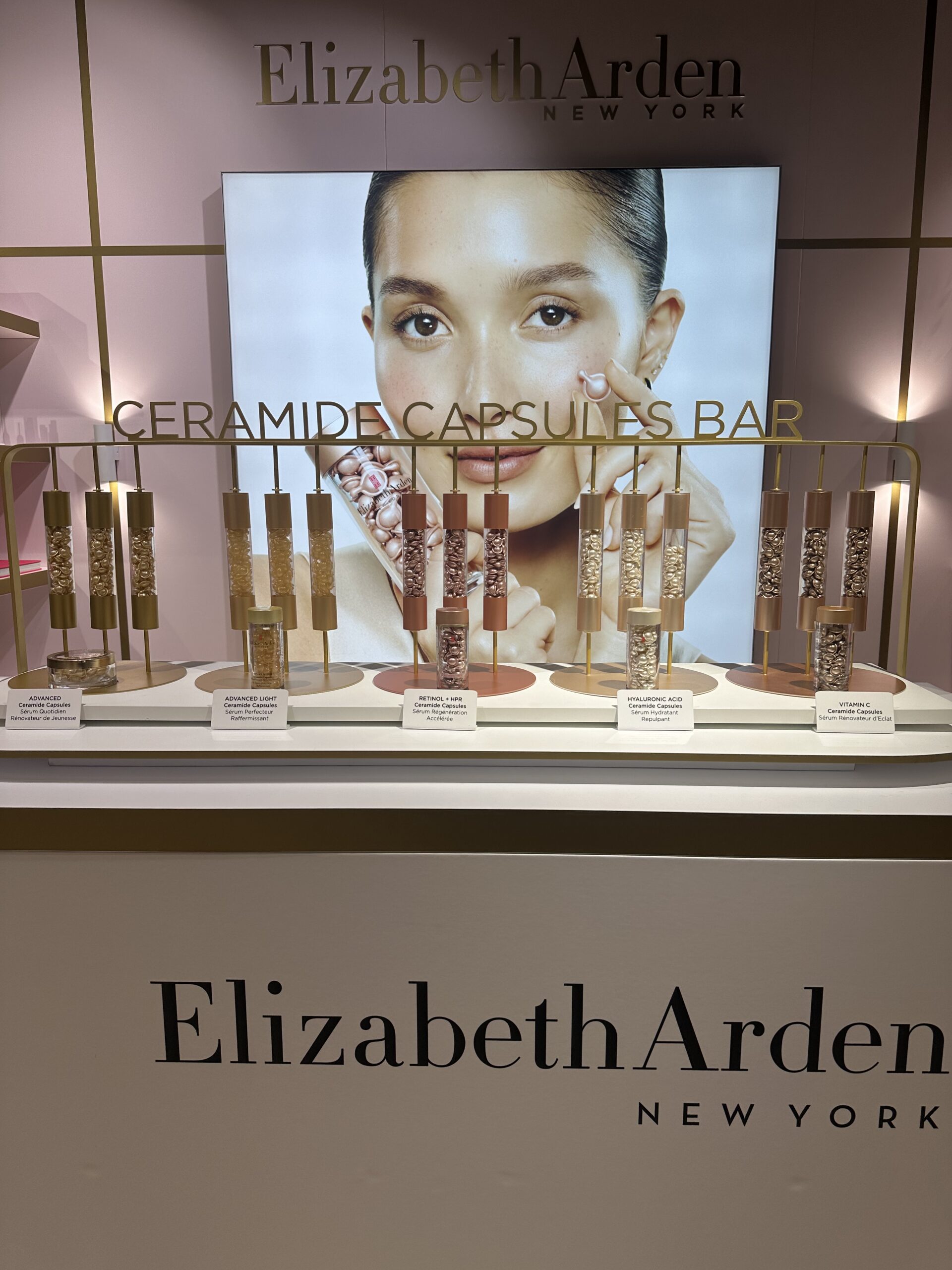 presentoir Elizabeth Arden par mayence