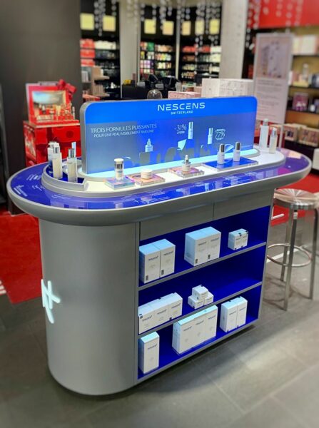 Nescens chez Globus Genève : L’excellence du mobilier retail permanent par Mayence