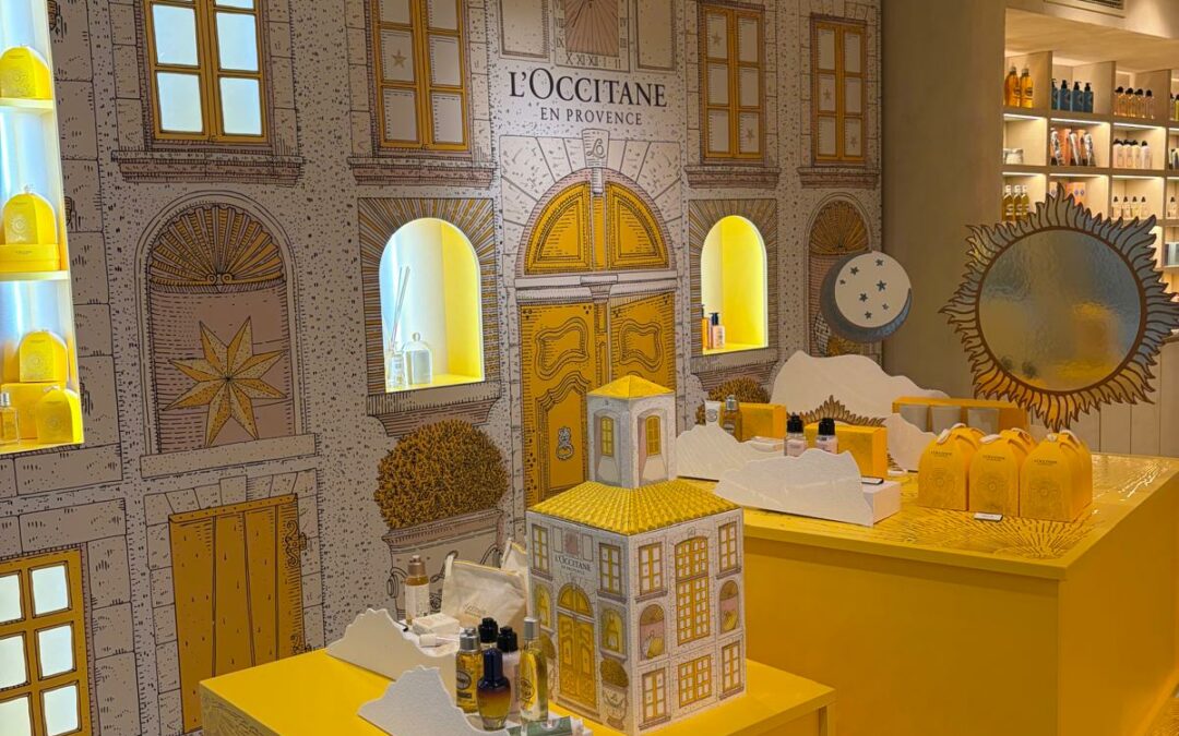 L’Occitane dévoile sa scénographie de Noël 2025 signée Mayence