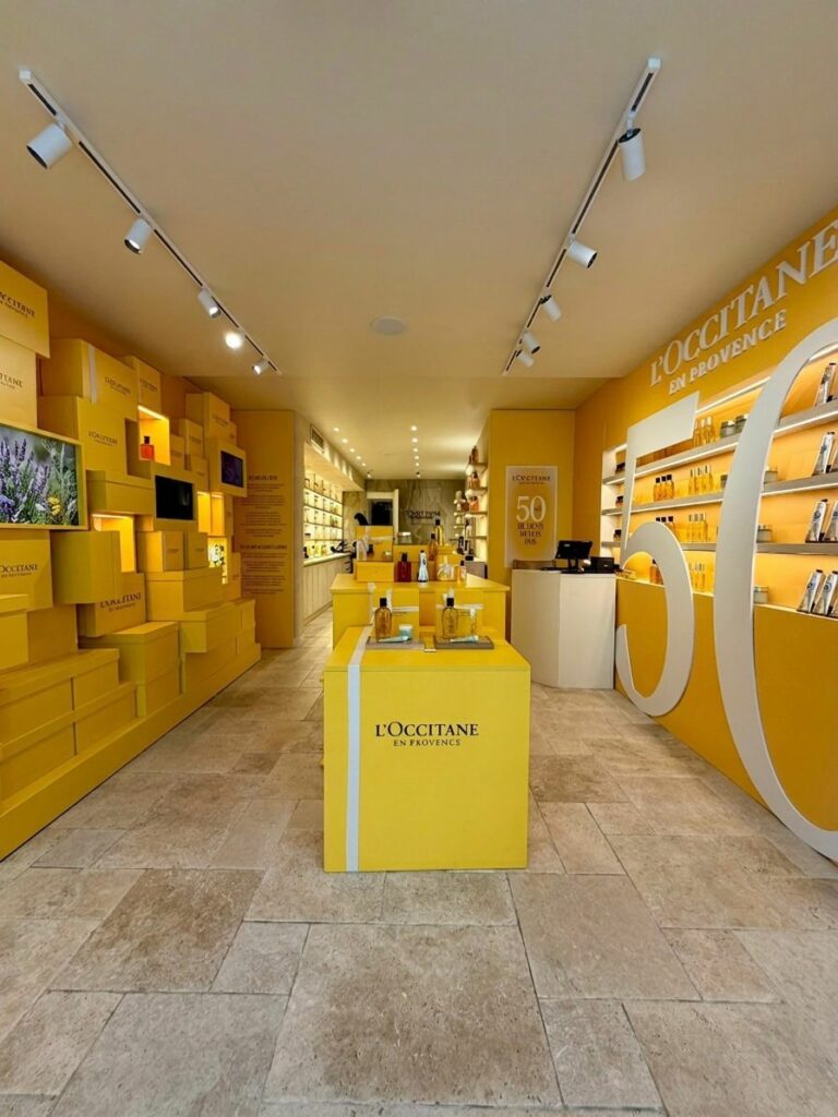 scénographie 50ans l'occitane par mayence